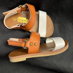 Tiny Toes- Crib Sandals-White/Tan, Size:4W-New with‎ tags